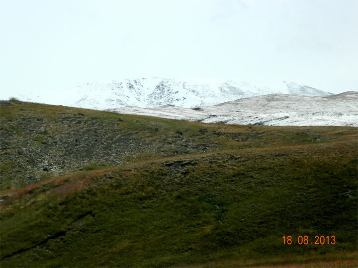 Горный Алтай -Южный чуйский хребет - в горах снег