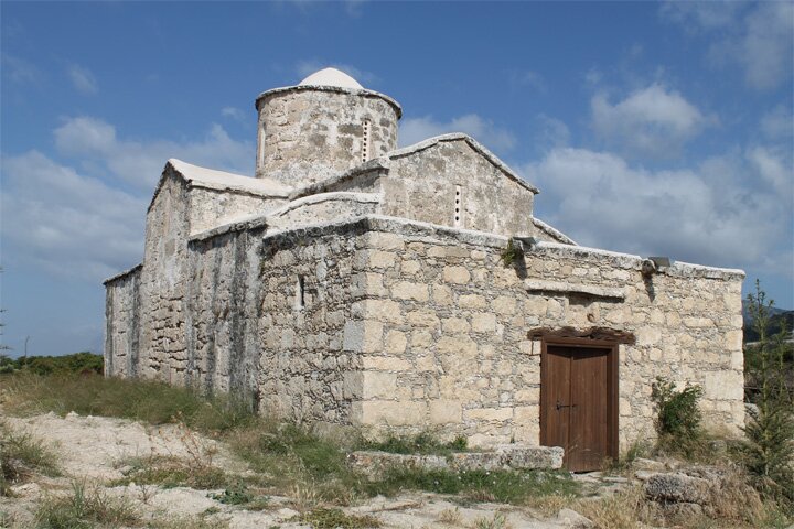 Северный Кипр - Византийская церквушка в горах